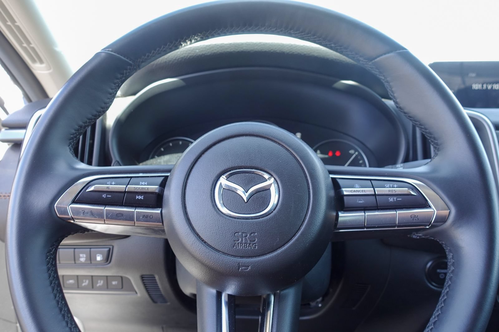 Used 2025 MAZDA CX-50 AWD 2.5 Hybrid w/ Premium Pkg image 19