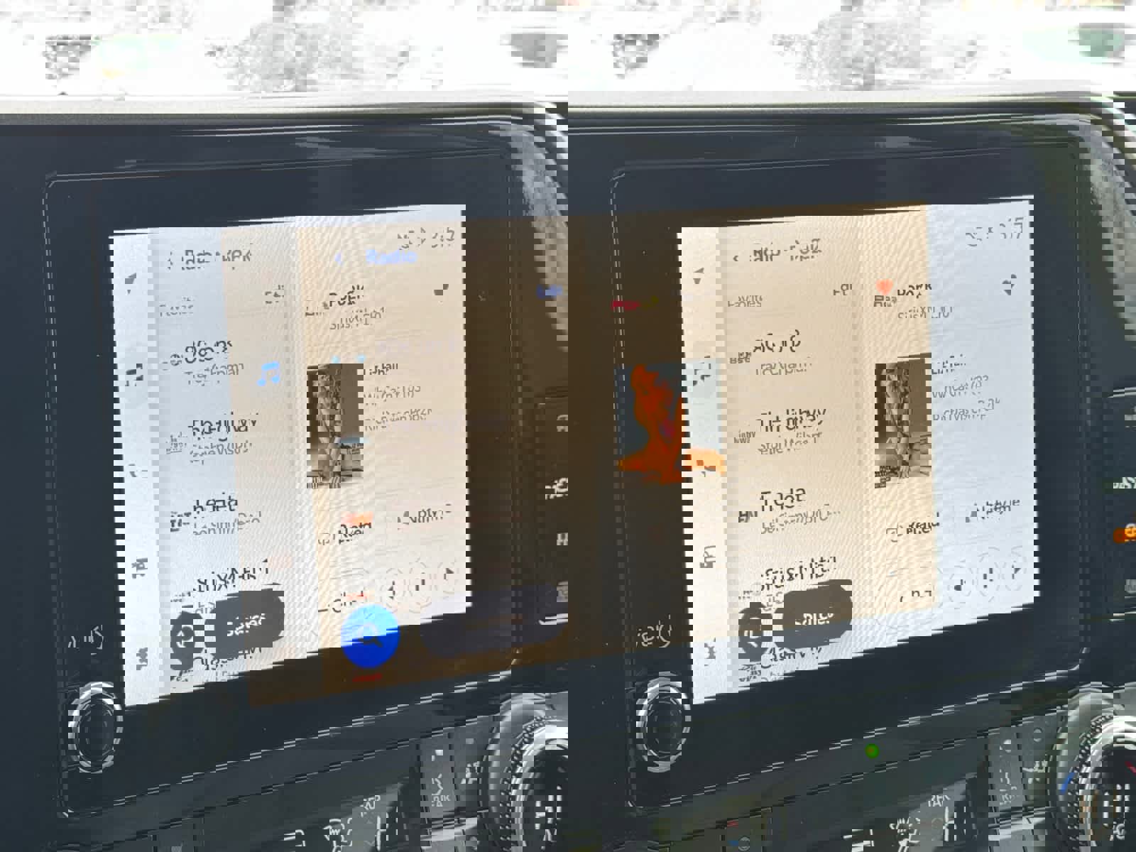 Used 2023 Toyota Highlander LE image 5