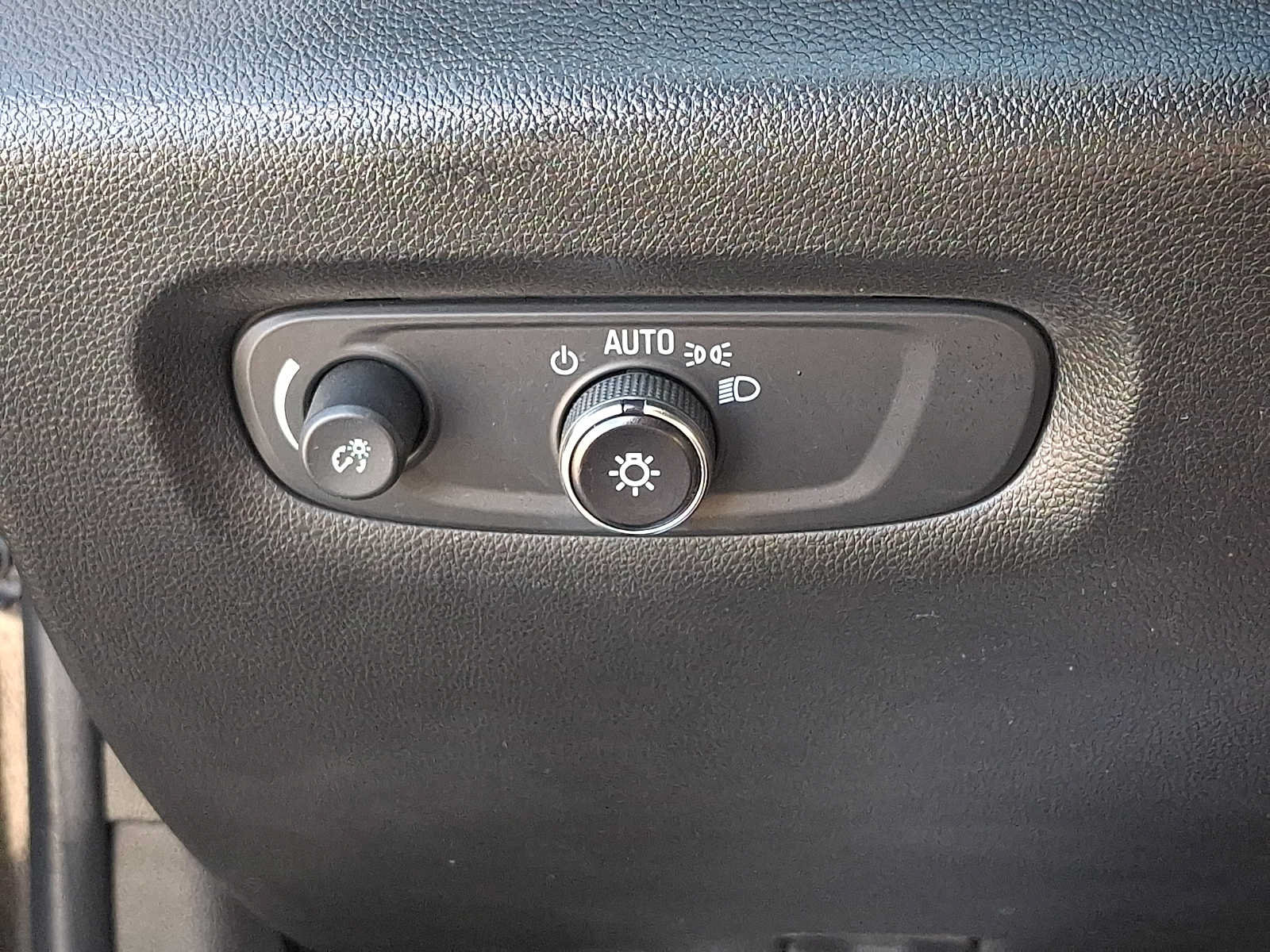 Used 2023 Chevrolet Traverse LT AWD/4WD image 25