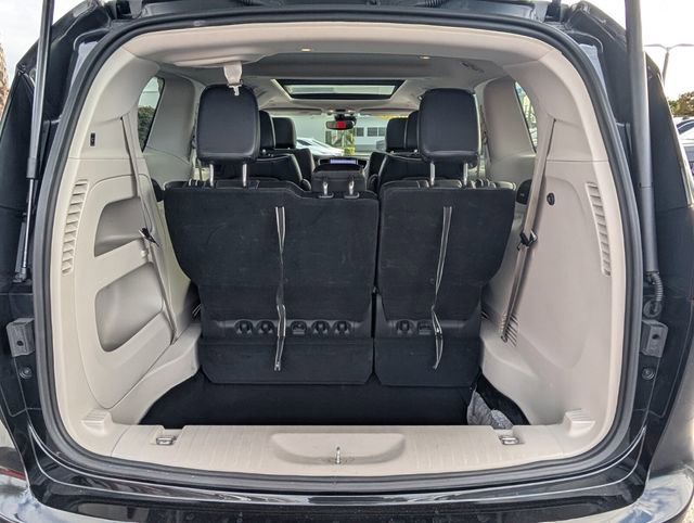 Used 2023 Chrysler Pacifica Limited image 14
