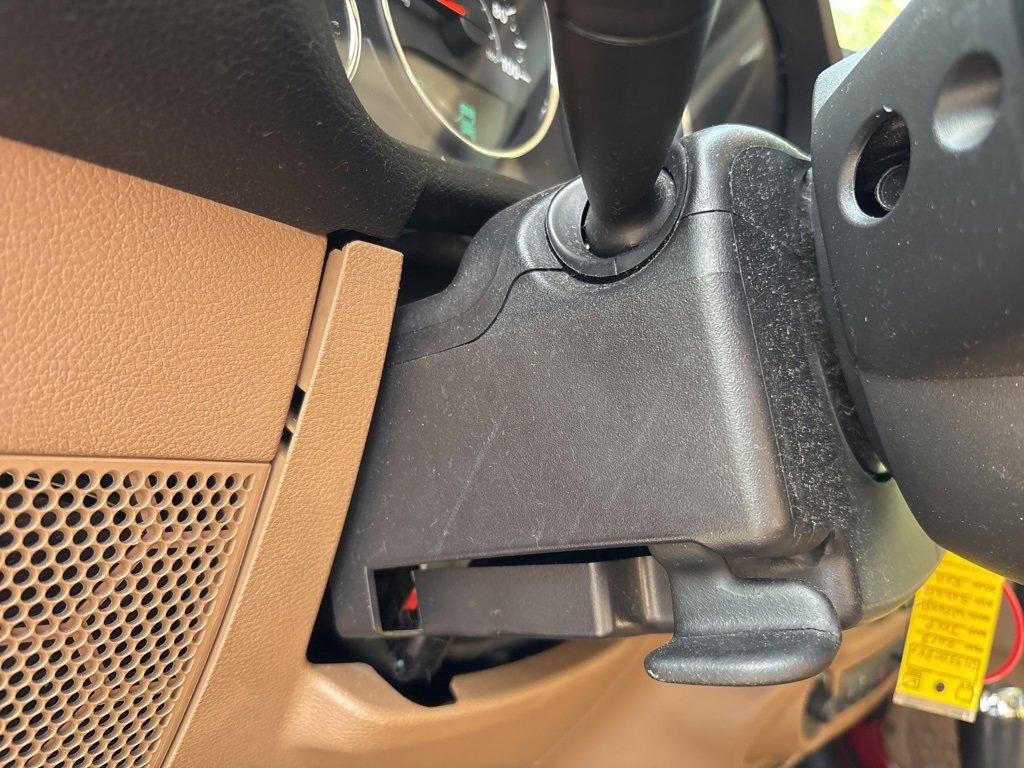 Used 2013 Jeep Wrangler Unlimited Sahara w/ Connectivity Group image 10