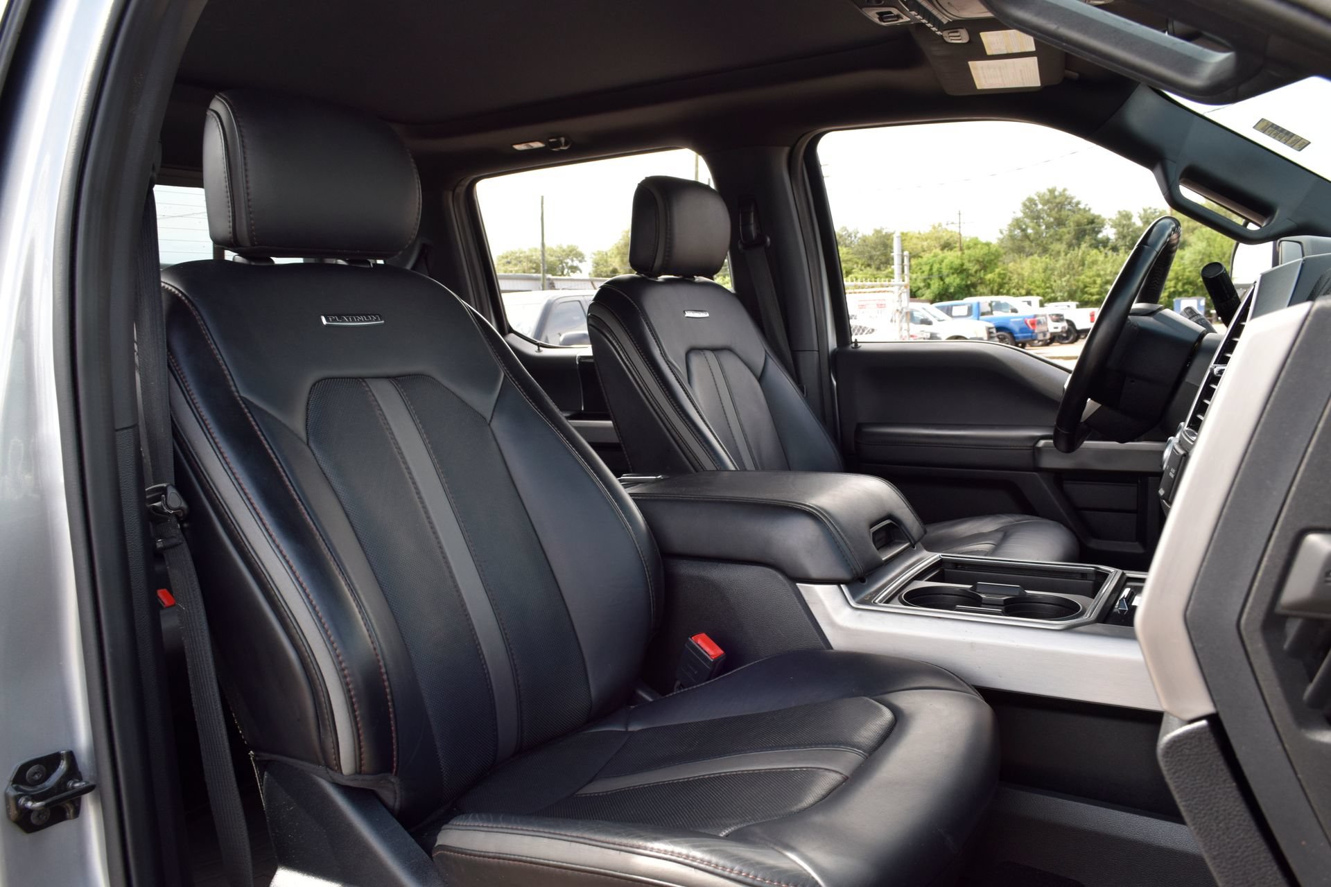 Used 2020 Ford F250 Platinum w/ FX4 Off-Road Package AWD/4WD image 23