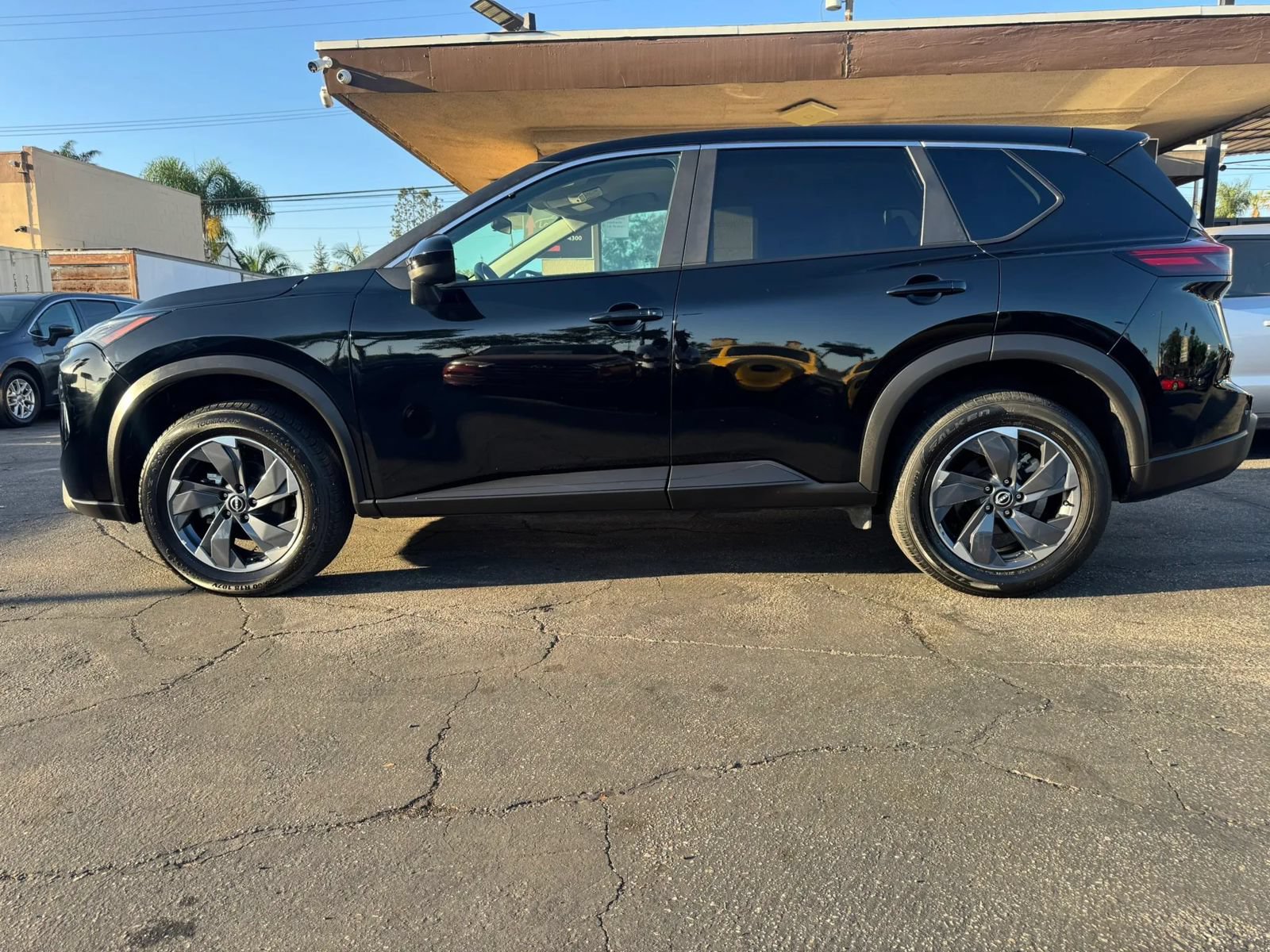 Used 2025 Nissan Rogue SV FWD image 5