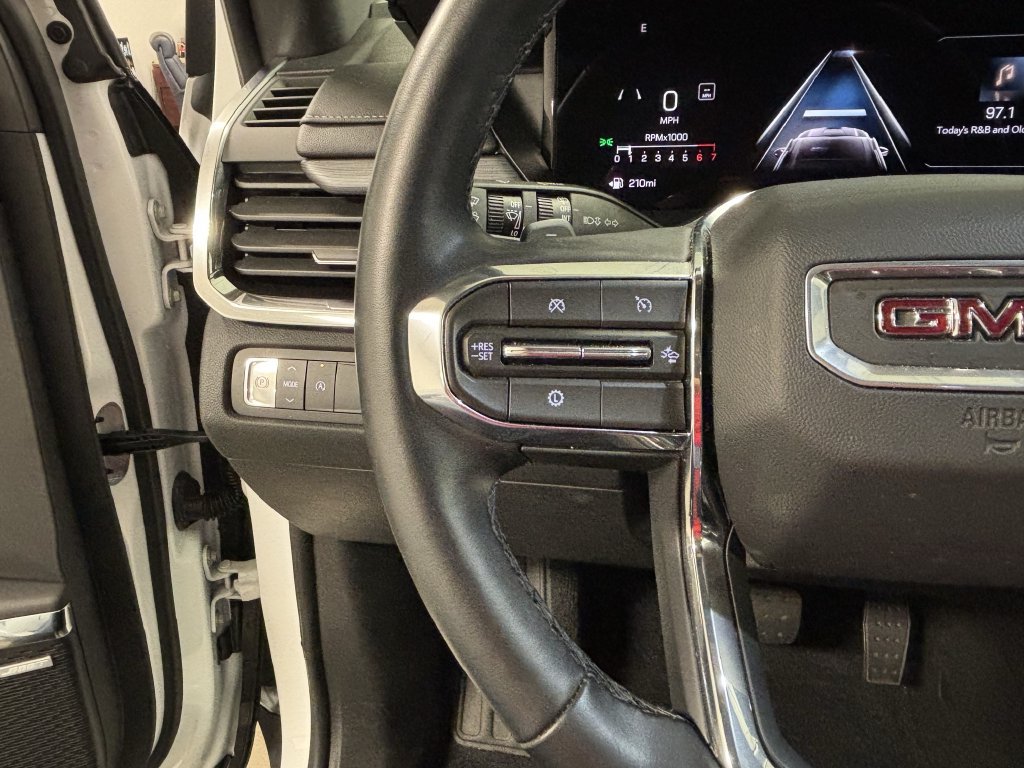 Used 2026 GMC Acadia Elevation w/ Elevation Premium Package FWD image 31