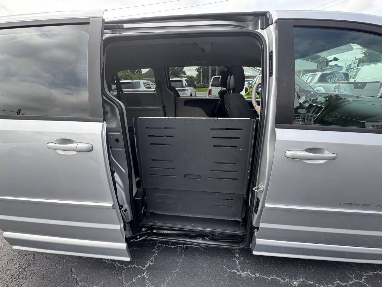 Used 2011 Dodge Grand Caravan Express w/ PWR Window Group FWD image 21