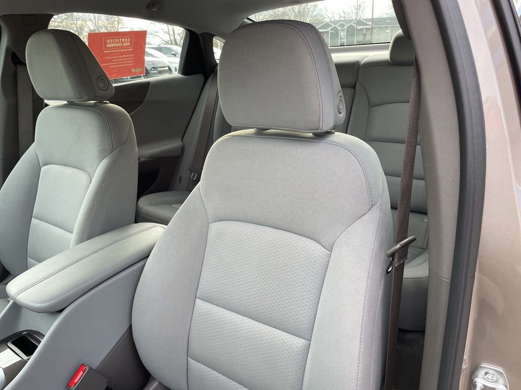 Used 2025 Chevrolet Malibu LT image 7