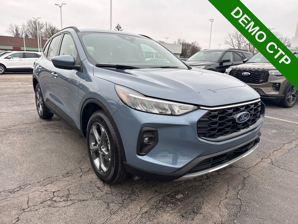 Used 2025 Ford Escape ST-Line Select image 4