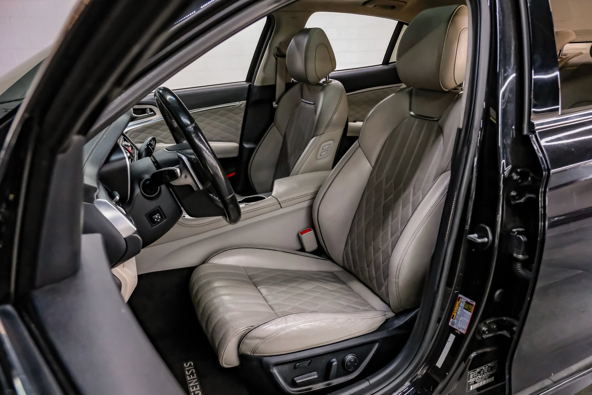 Used 2019 Genesis G70 2.0T Advanced w/ Dynamic Package AWD/4WD image 42