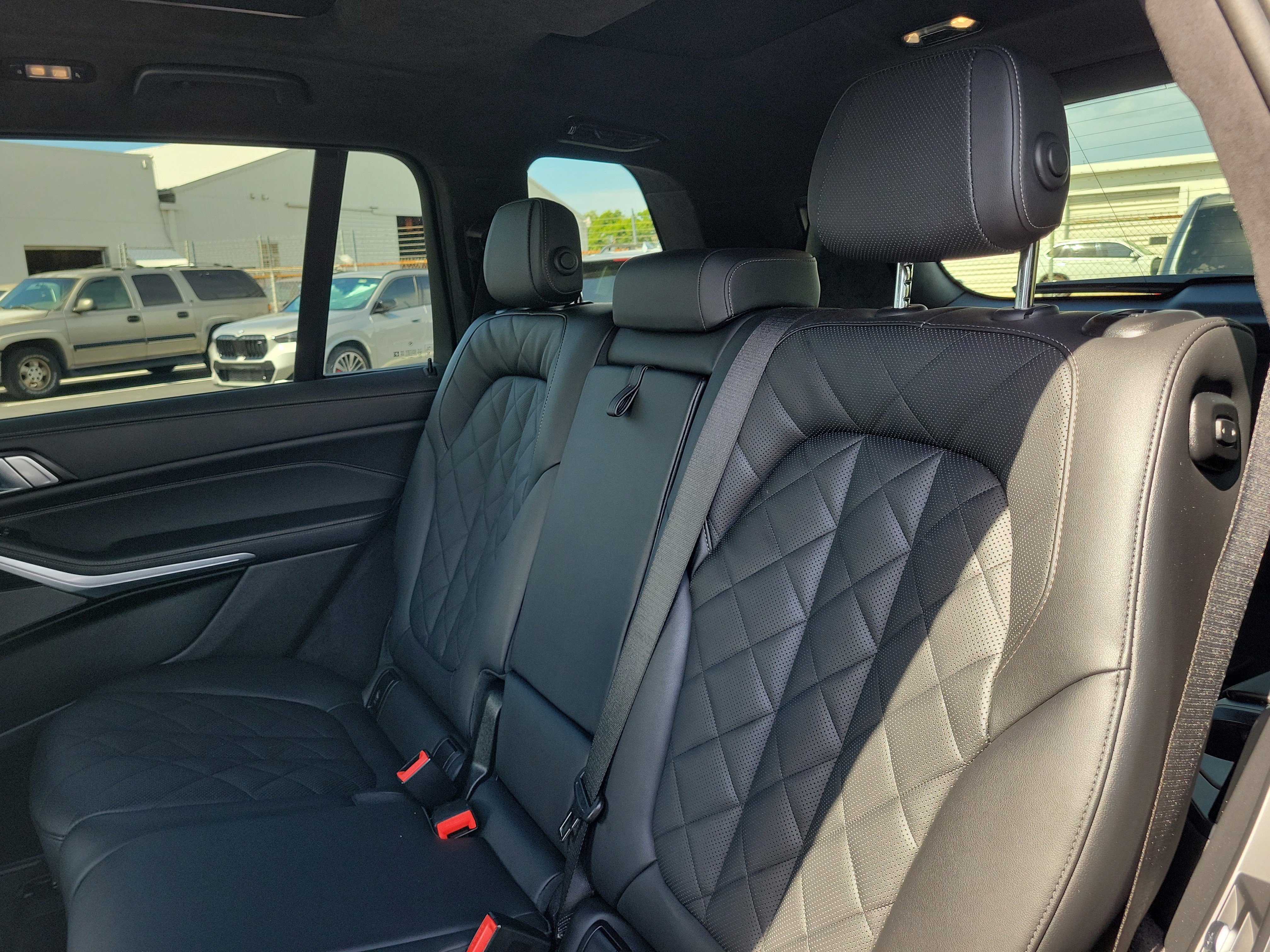 Used 2026 BMW X7 xDrive40i AWD/4WD image 11