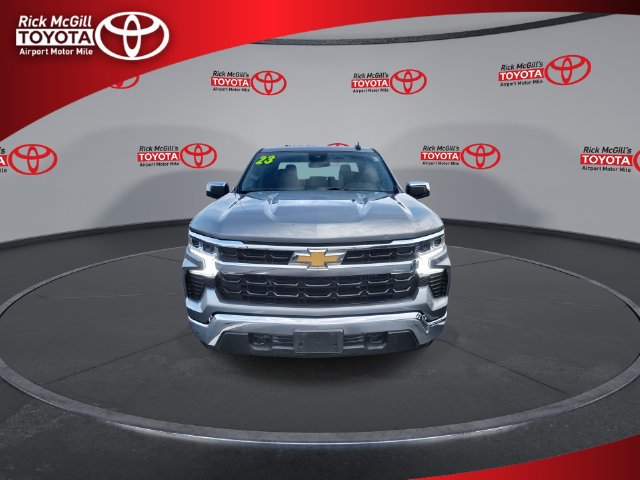 Used 2023 Chevrolet Silverado 1500 LT AWD/4WD image 3