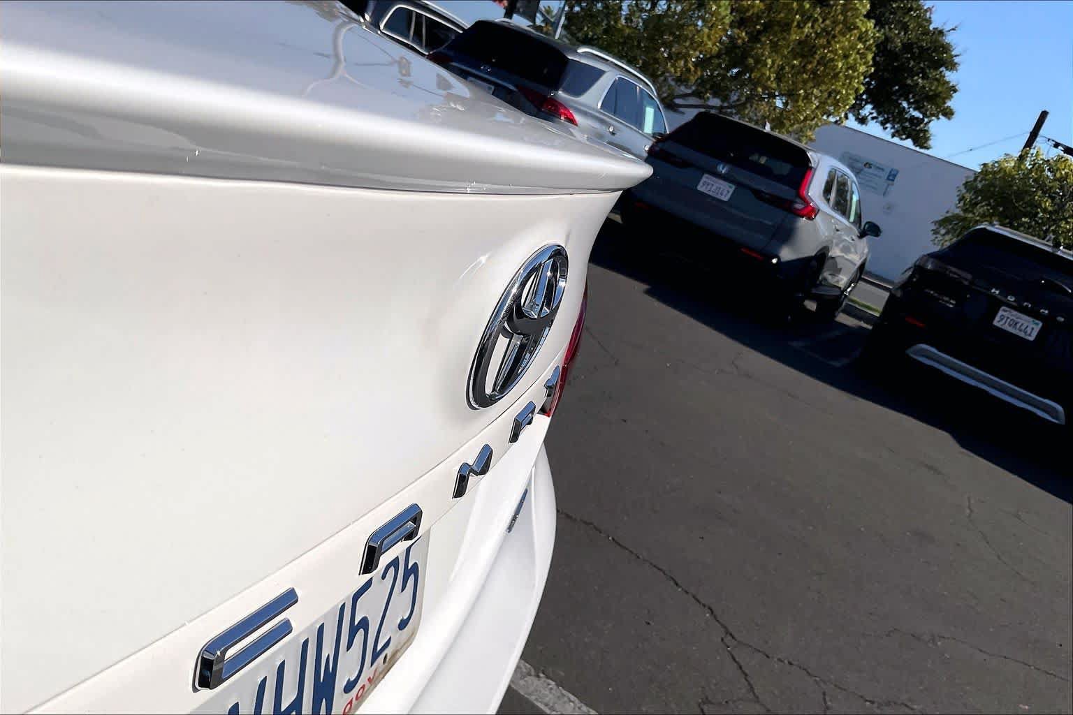 Used 2020 Toyota Camry SE FWD image 29