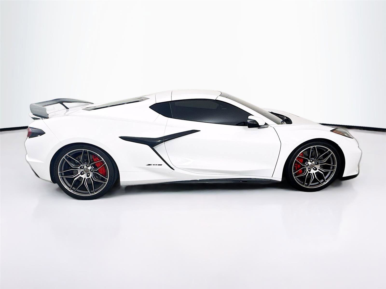 Used 2023 Chevrolet Corvette Z06 image 8