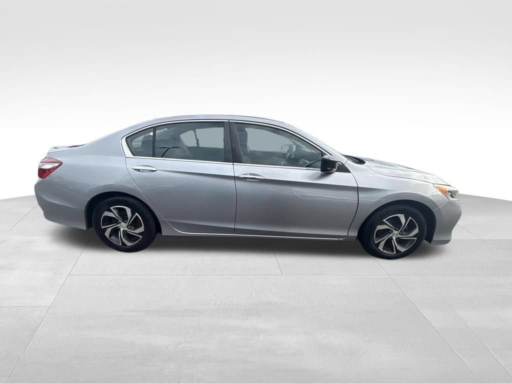 Used 2017 Honda Accord LX image 7