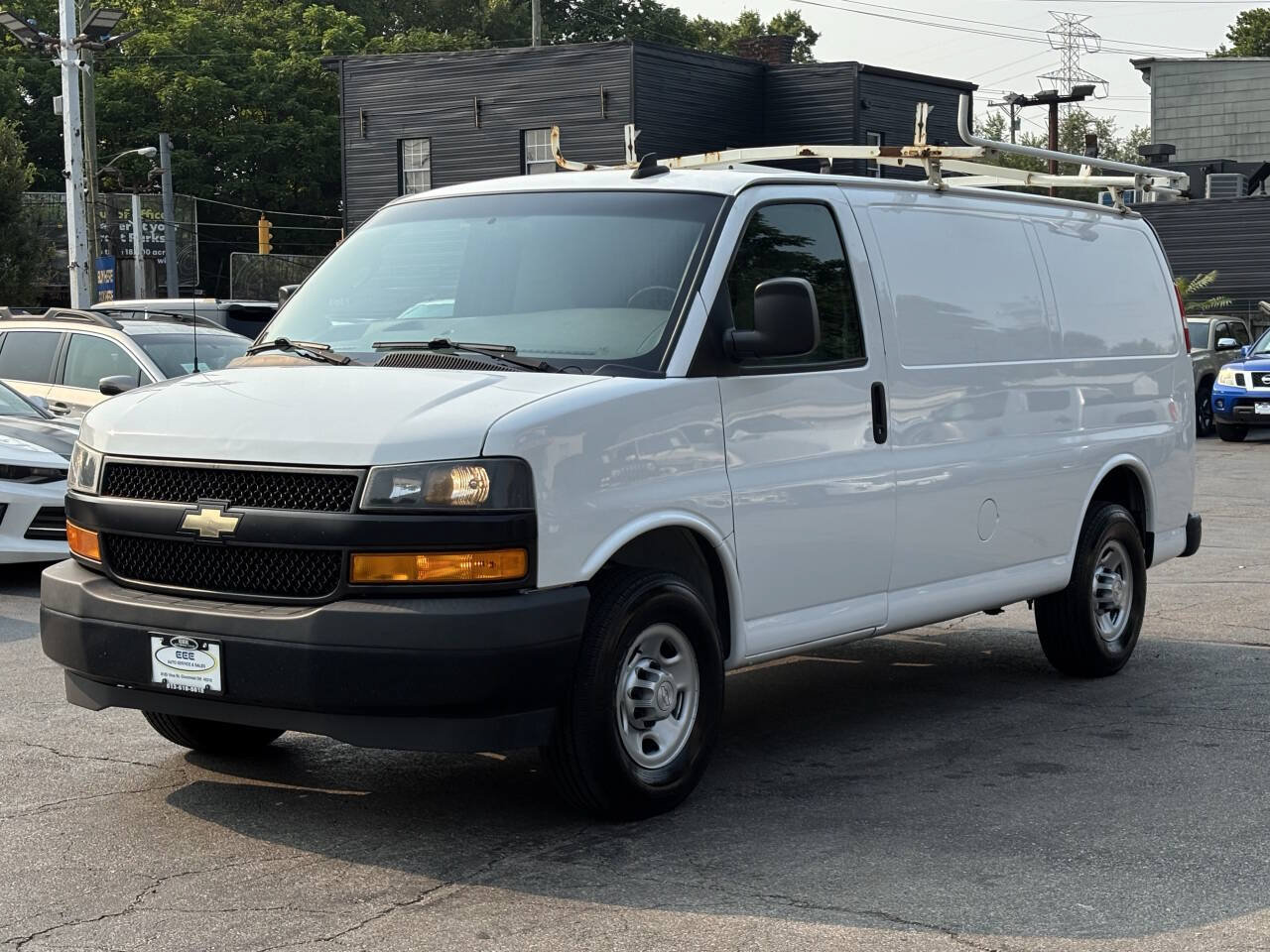 Used 2019 Chevrolet Express 2500 w/ Driver Convenience Package RWD image 4
