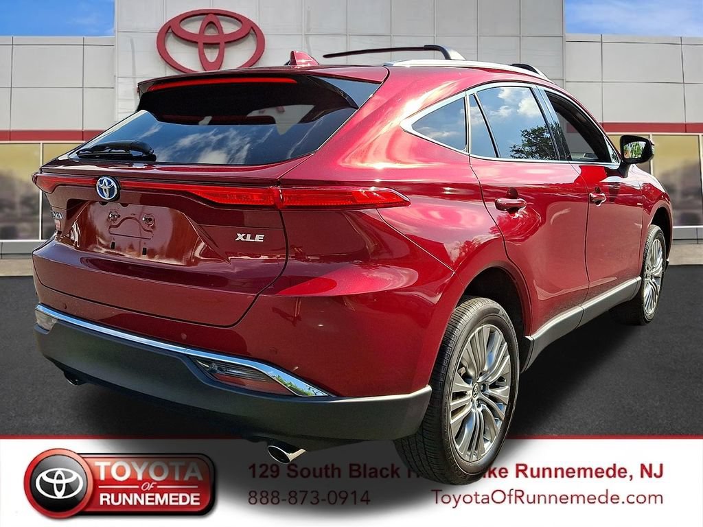 Certified 2024 Toyota Venza XLE AWD/4WD image 6