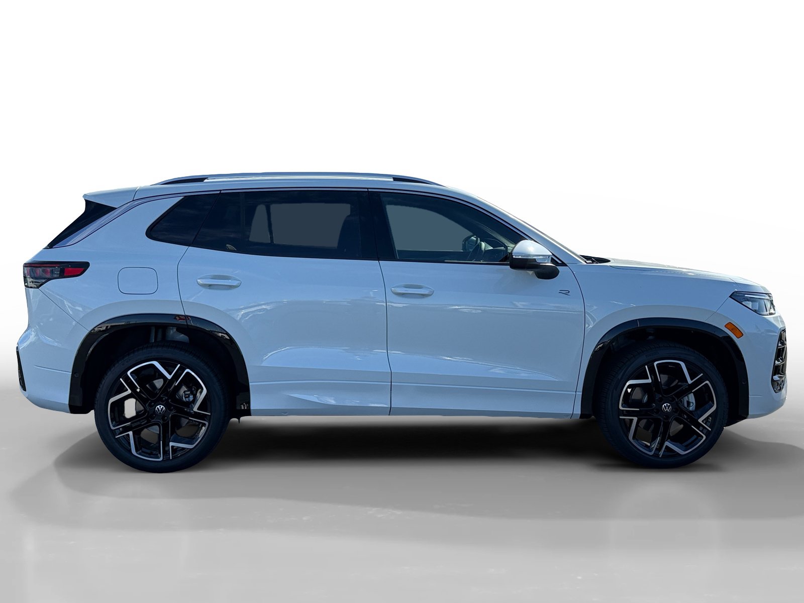 New 2026 Volkswagen Tiguan SEL R-Line AWD/4WD image 6