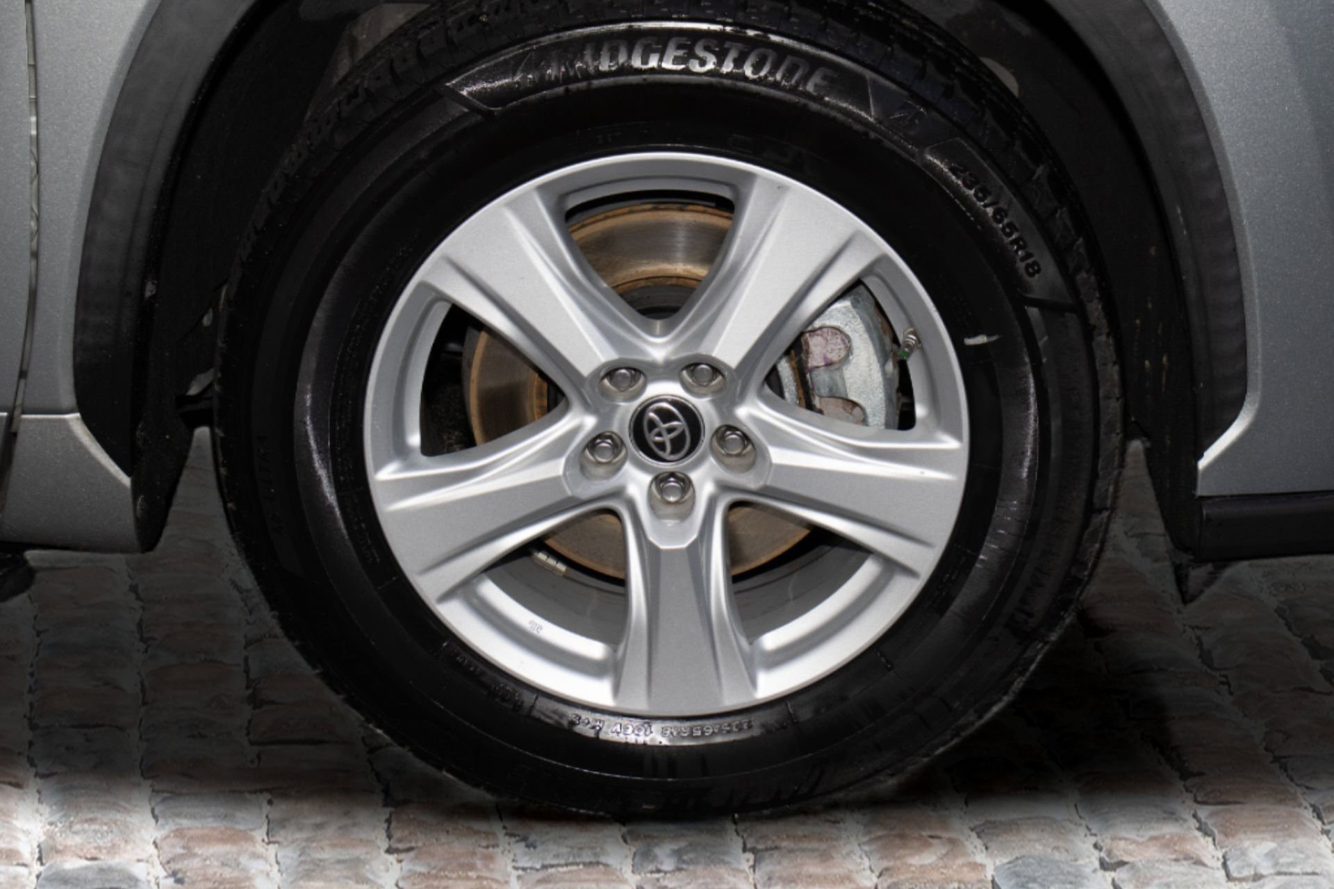 Used 2020 Toyota Highlander L image 39