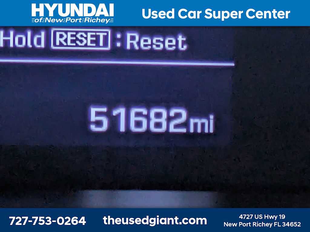 Used 2016 Hyundai Veloster Turbo FWD image 30