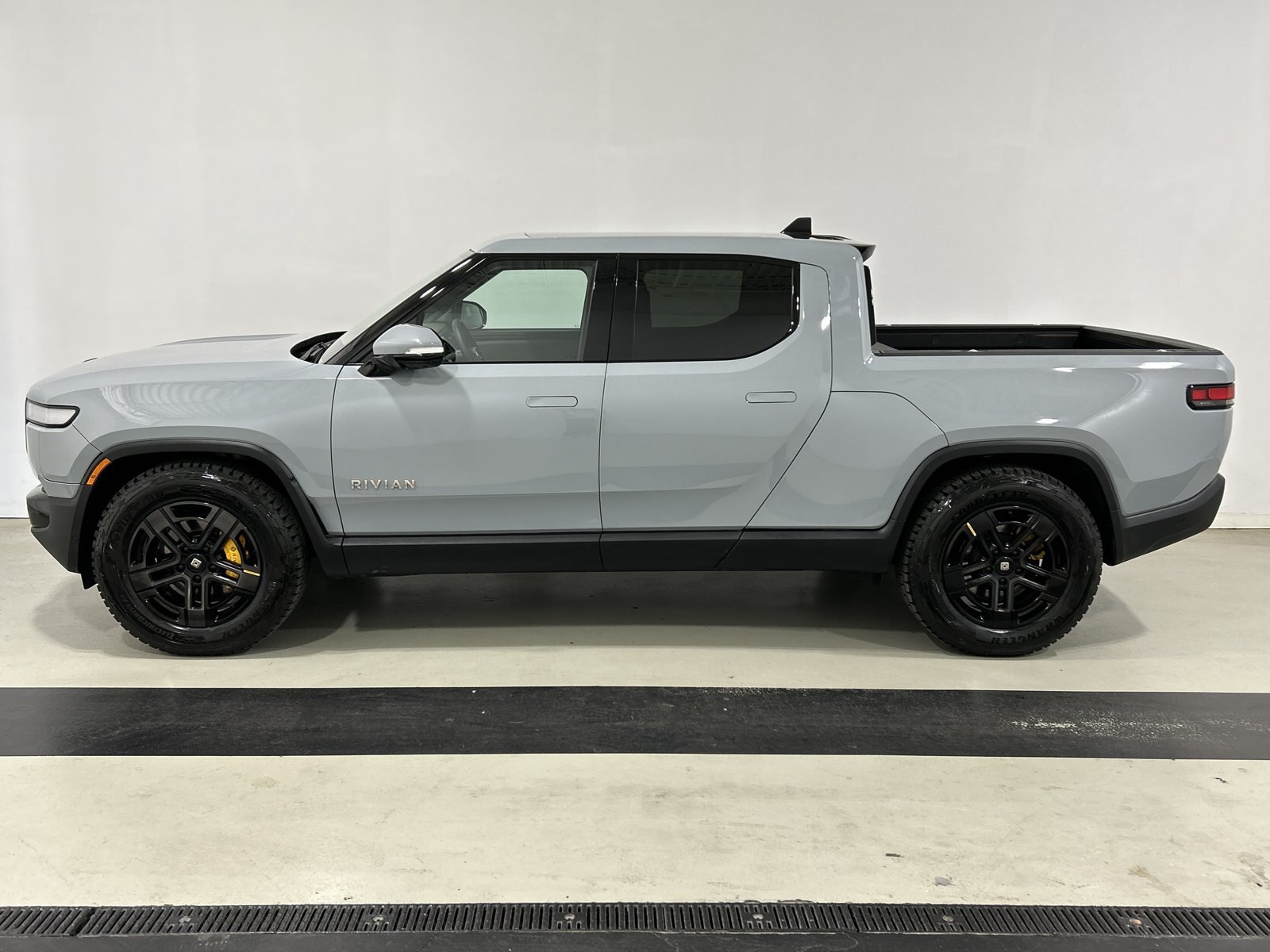 Used 2023 Rivian R1T Adventure Quad AWD/4WD image 2