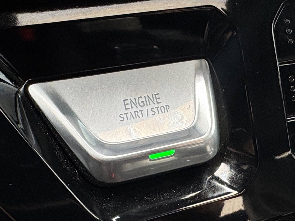 Used 2025 GMC Sierra 3500 AT4 w/ AT4 Premium Plus Package AWD/4WD image 34