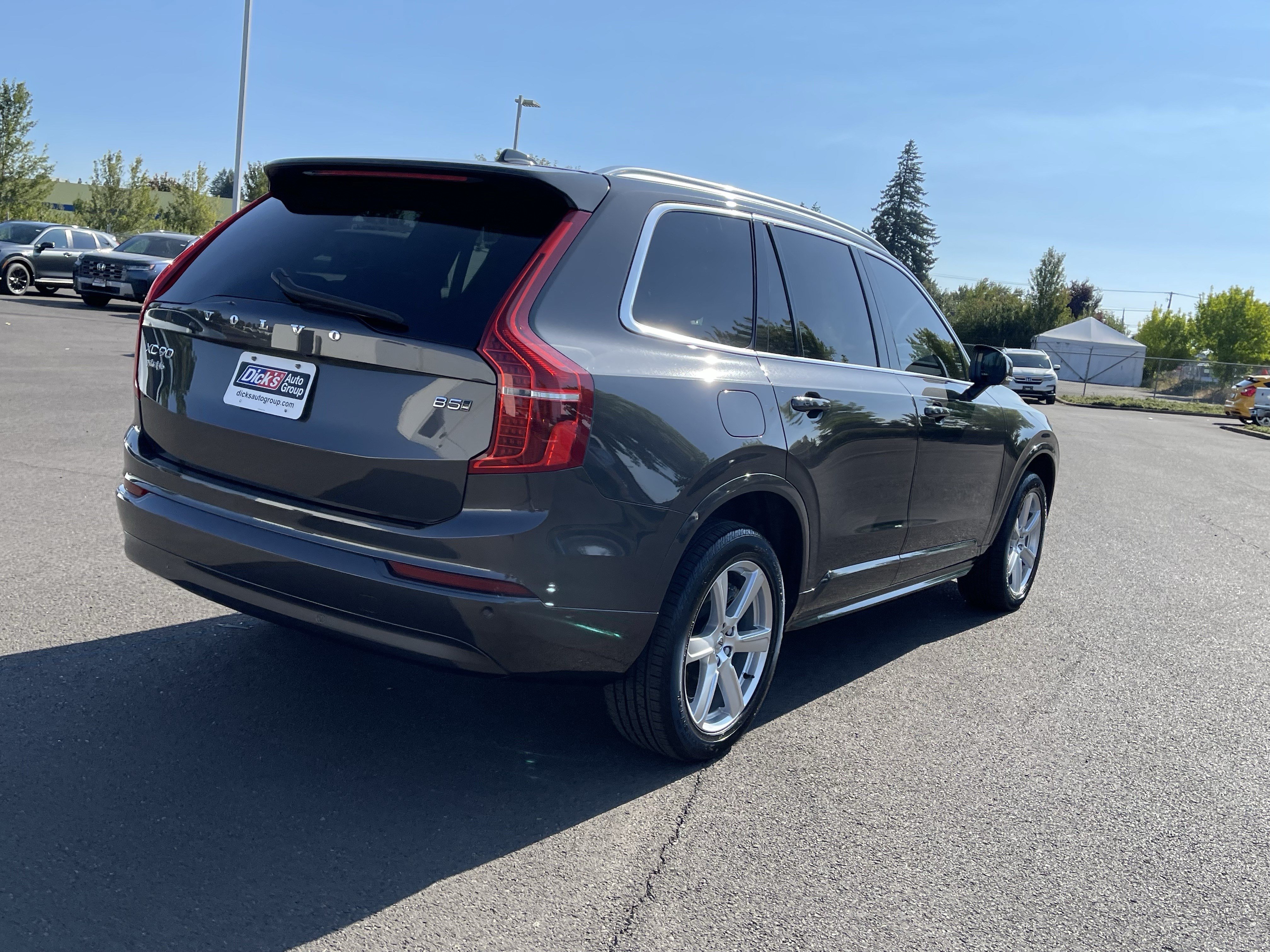 Used 2023 Volvo XC90 B5 Core AWD/4WD image 5
