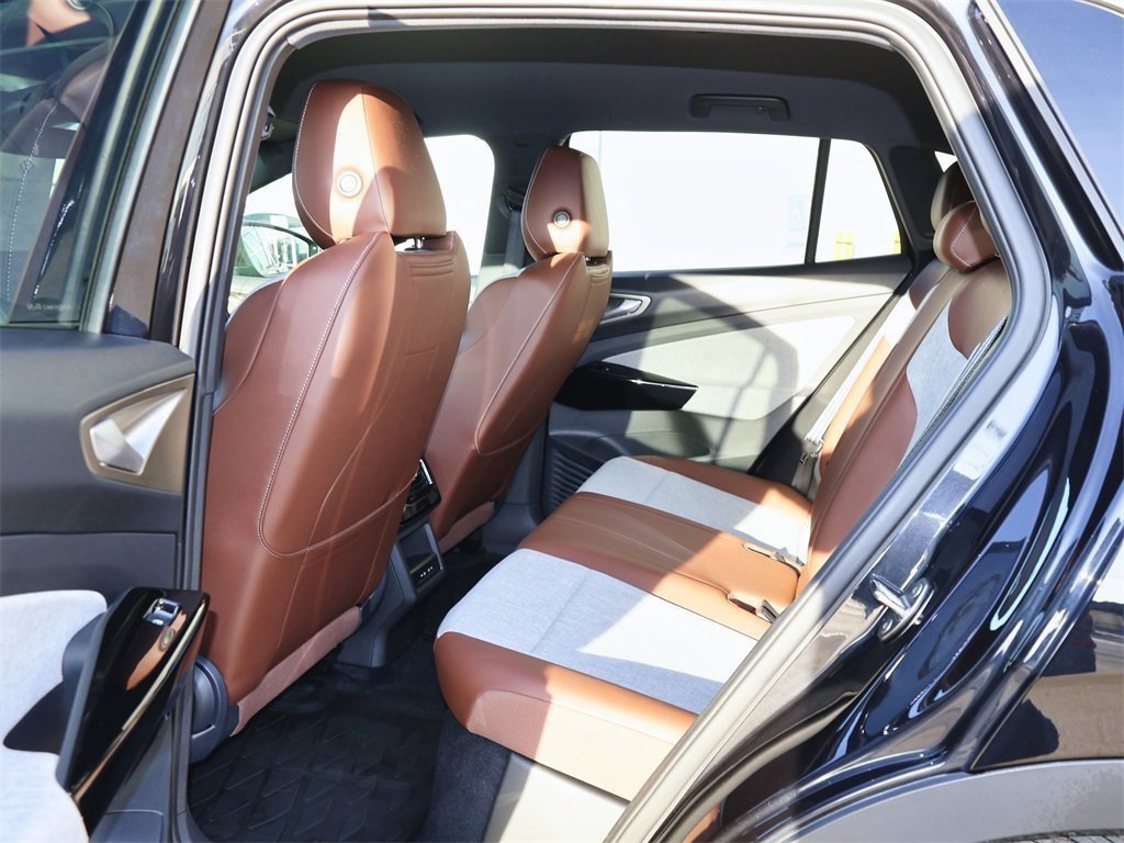 Certified 2024 Volkswagen ID.4 Standard image 15