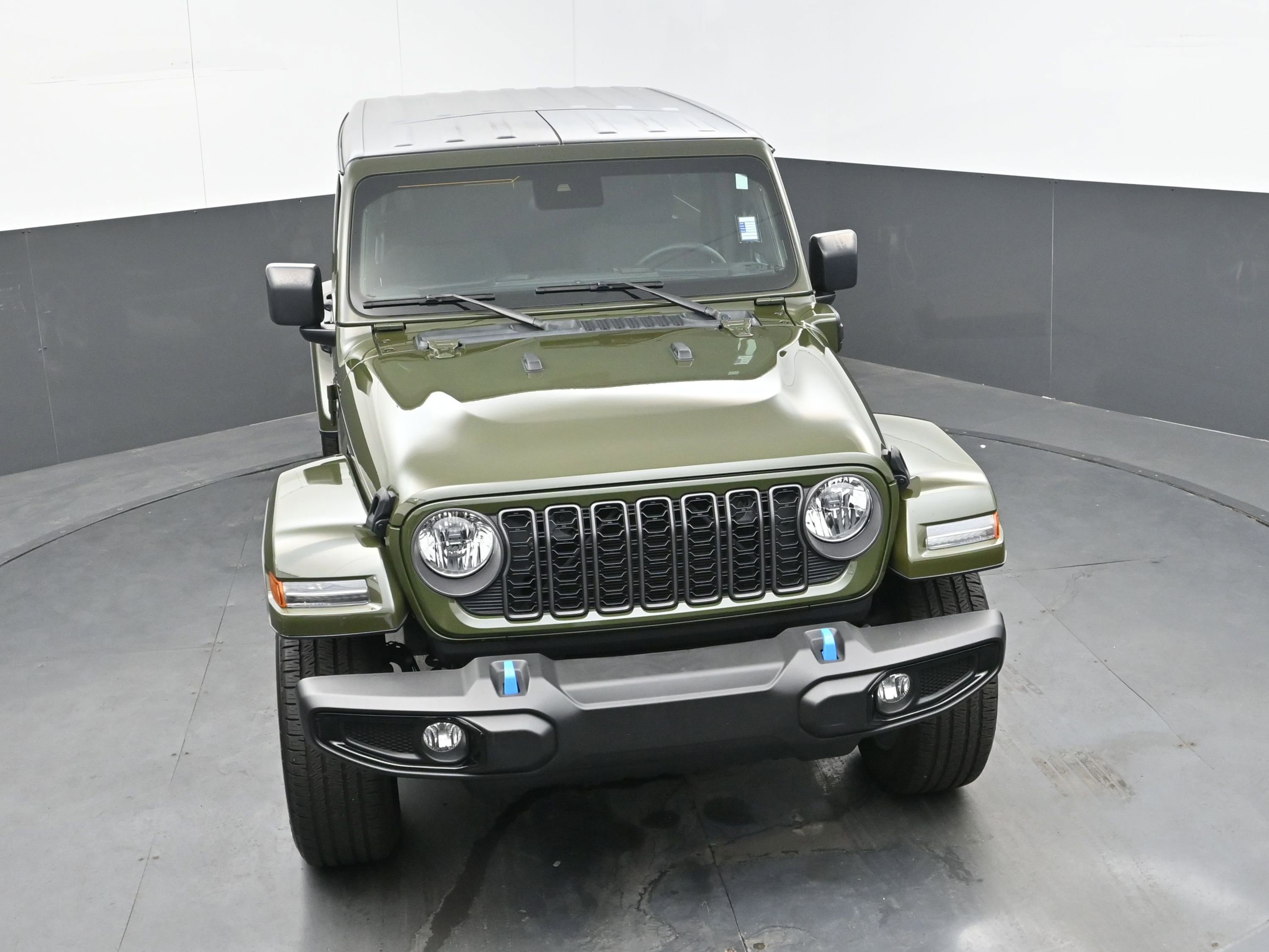 Used 2024 Jeep Wrangler Sport S image 32