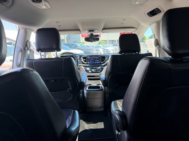 Used 2024 Chrysler Pacifica Limited FWD image 35