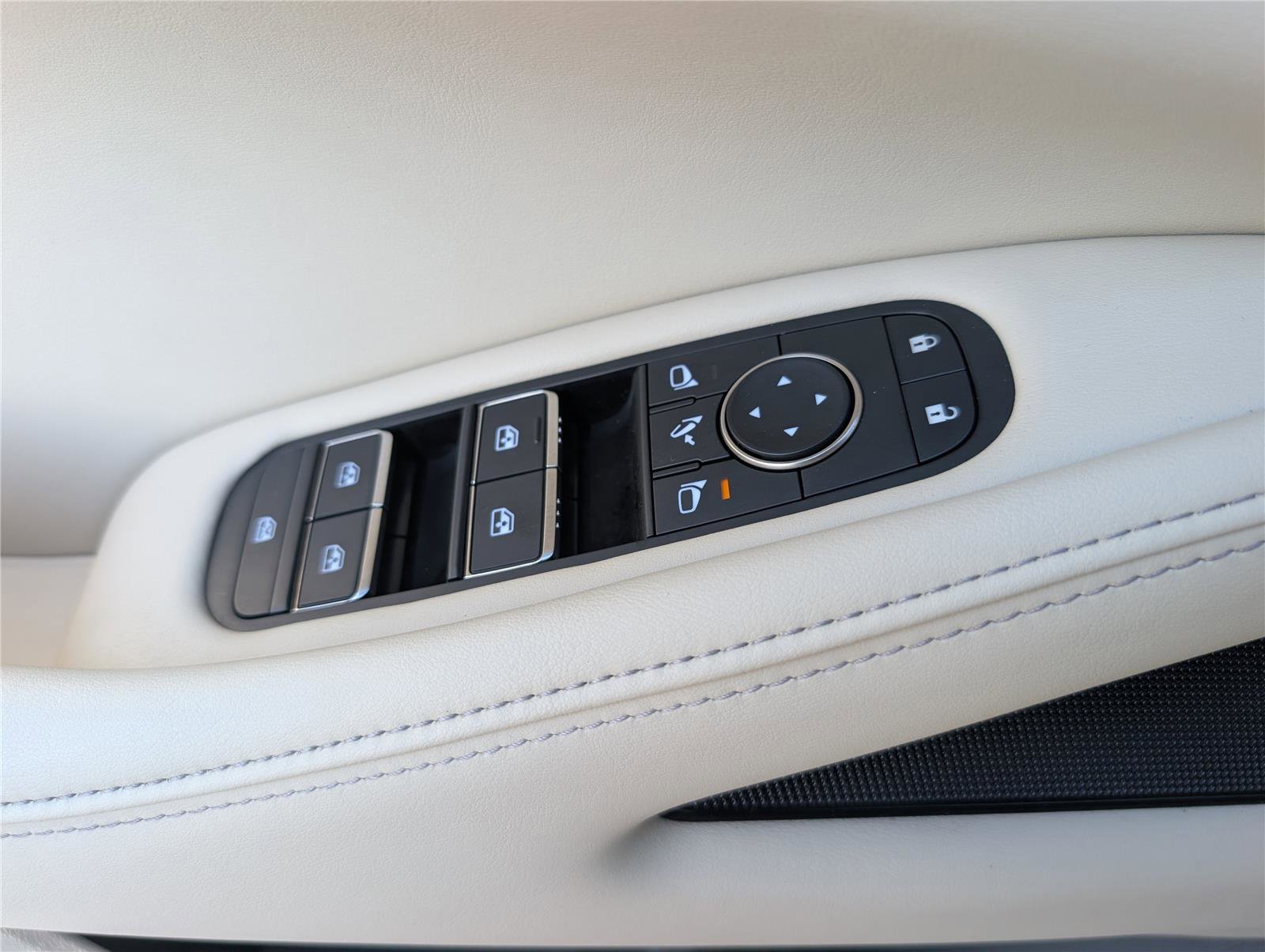 Used 2023 INFINITI QX60 Luxe w/ Cargo Package image 22
