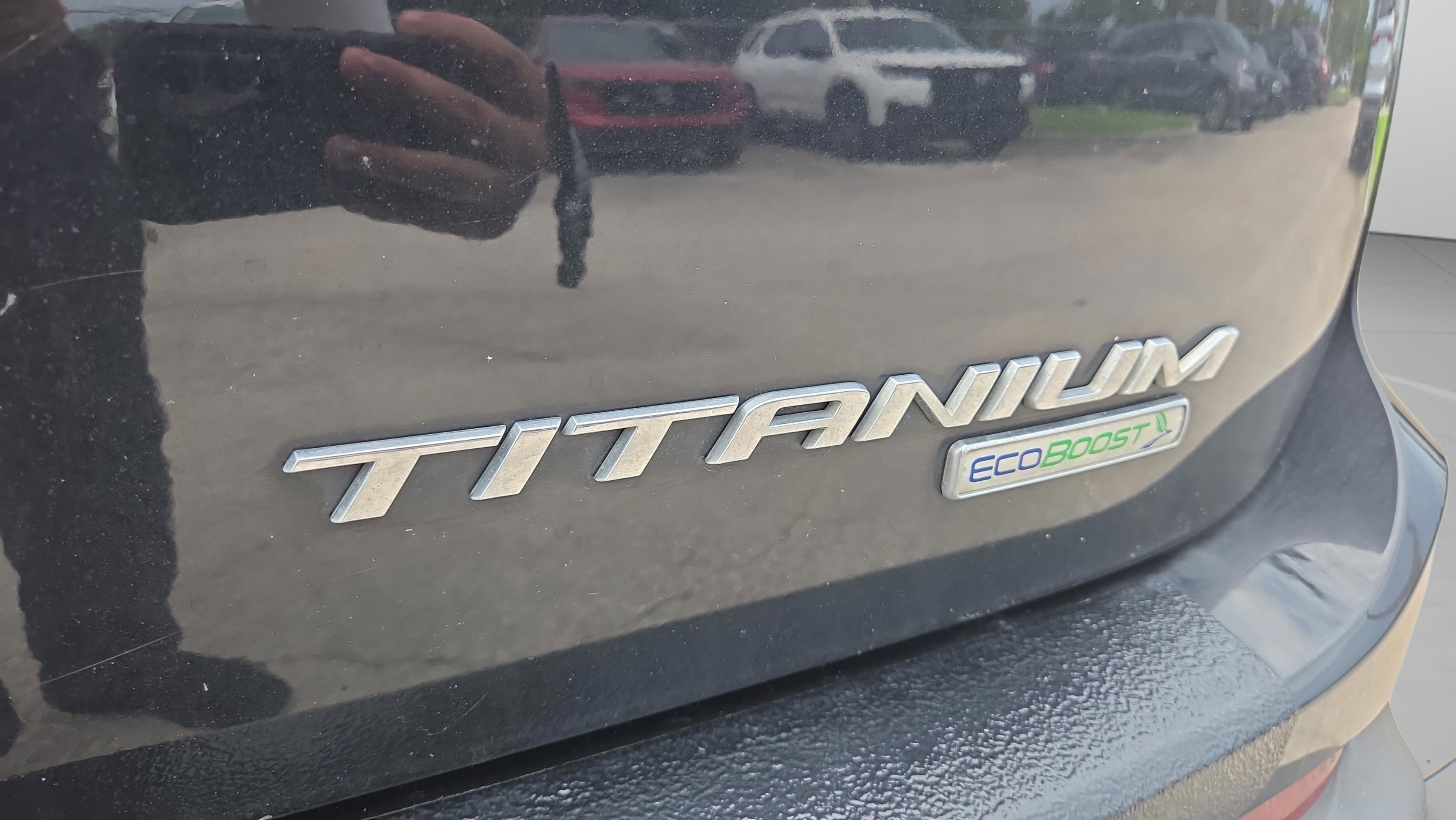 Used 2018 Ford Edge Titanium w/ Equipment Group 301A FWD image 36
