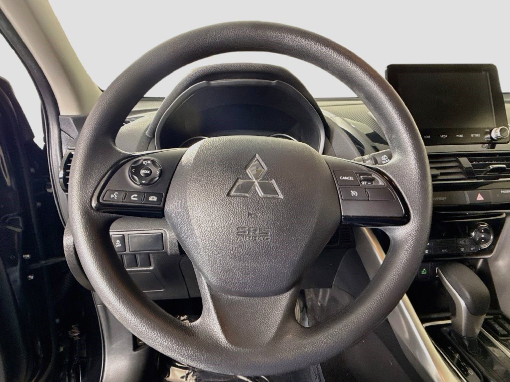 Used 2024 Mitsubishi Eclipse Cross LE AWD/4WD image 12
