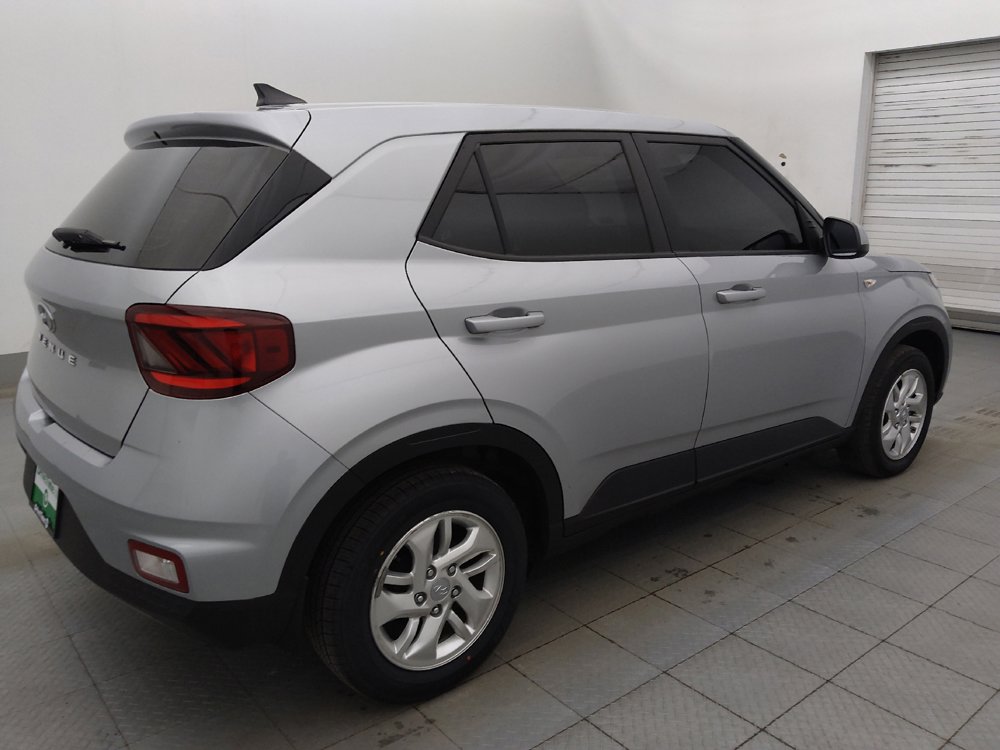 Used 2022 Hyundai Venue SE FWD image 10