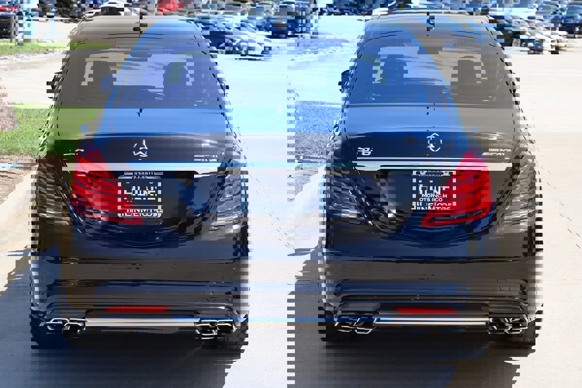 Used 2015 Mercedes-Benz S 63 AMG 4MATIC Sedan w/ Driver Assistance Package image 11