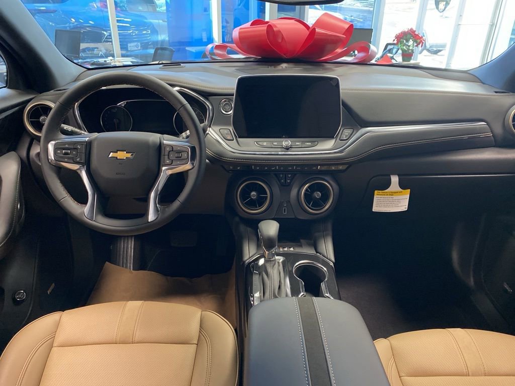 New 2025 Chevrolet Blazer Premier w/ Enhanced Convenience Package image 11