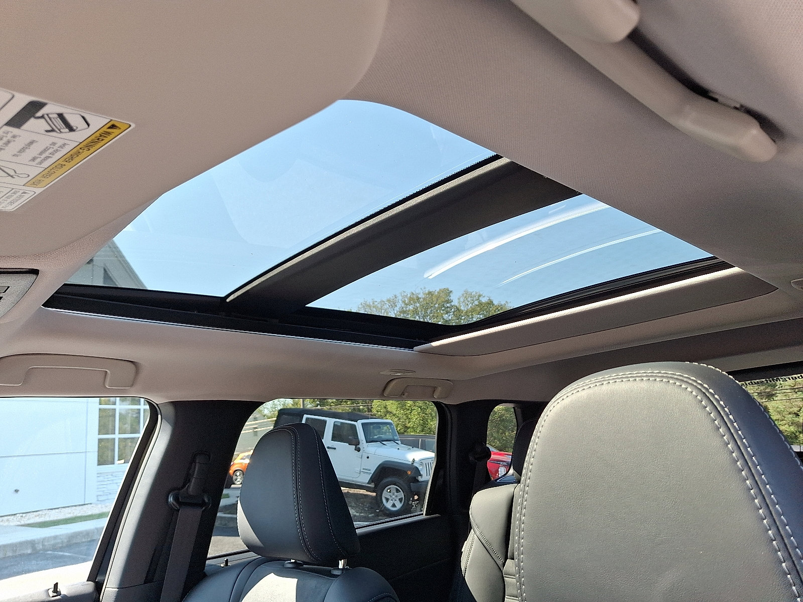 New 2025 Mitsubishi Outlander SE image 14