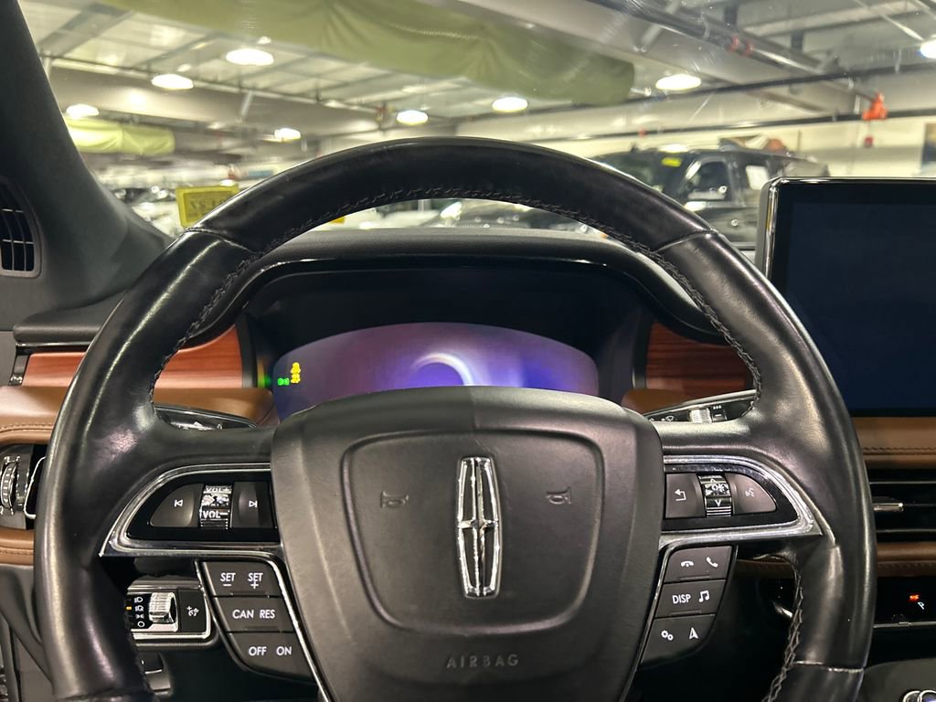 Used 2022 Lincoln Nautilus Reserve AWD/4WD image 12