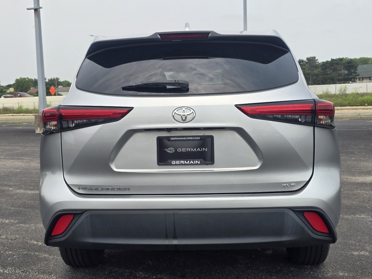 Used 2022 Toyota Highlander XLE FWD image 14