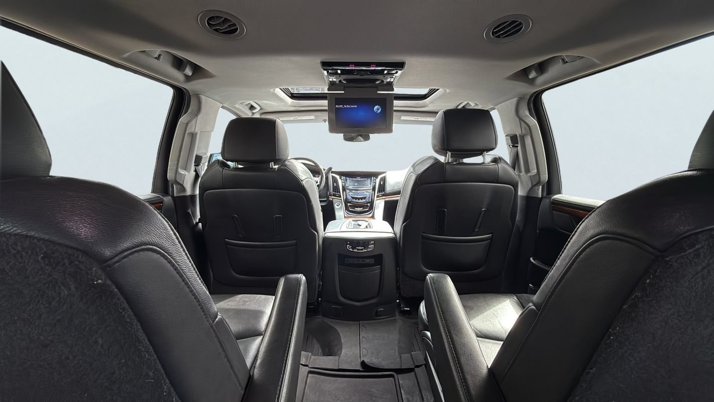 Used 2019 Cadillac Escalade Luxury AWD/4WD image 9