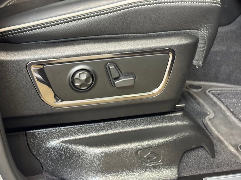 Used 2025 RAM 1500 Limited w/ Body Color Bumper Group image 29