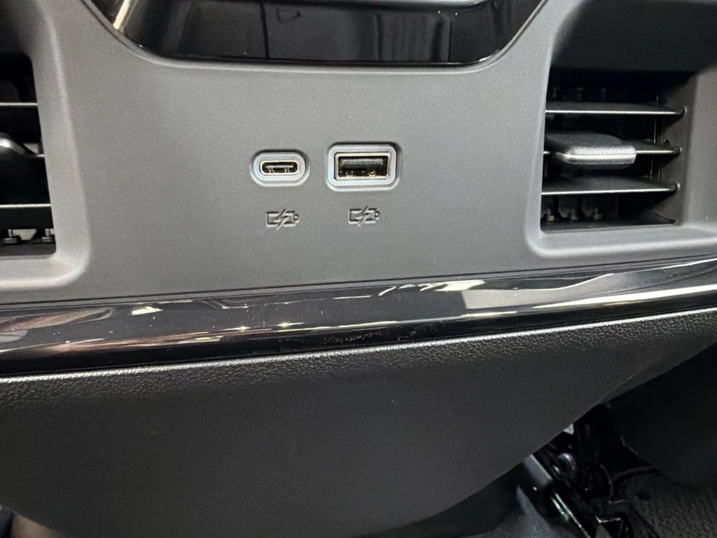 New 2026 GMC Sierra 2500 AT4 w/ AT4 Premium Plus Package AWD/4WD image 31