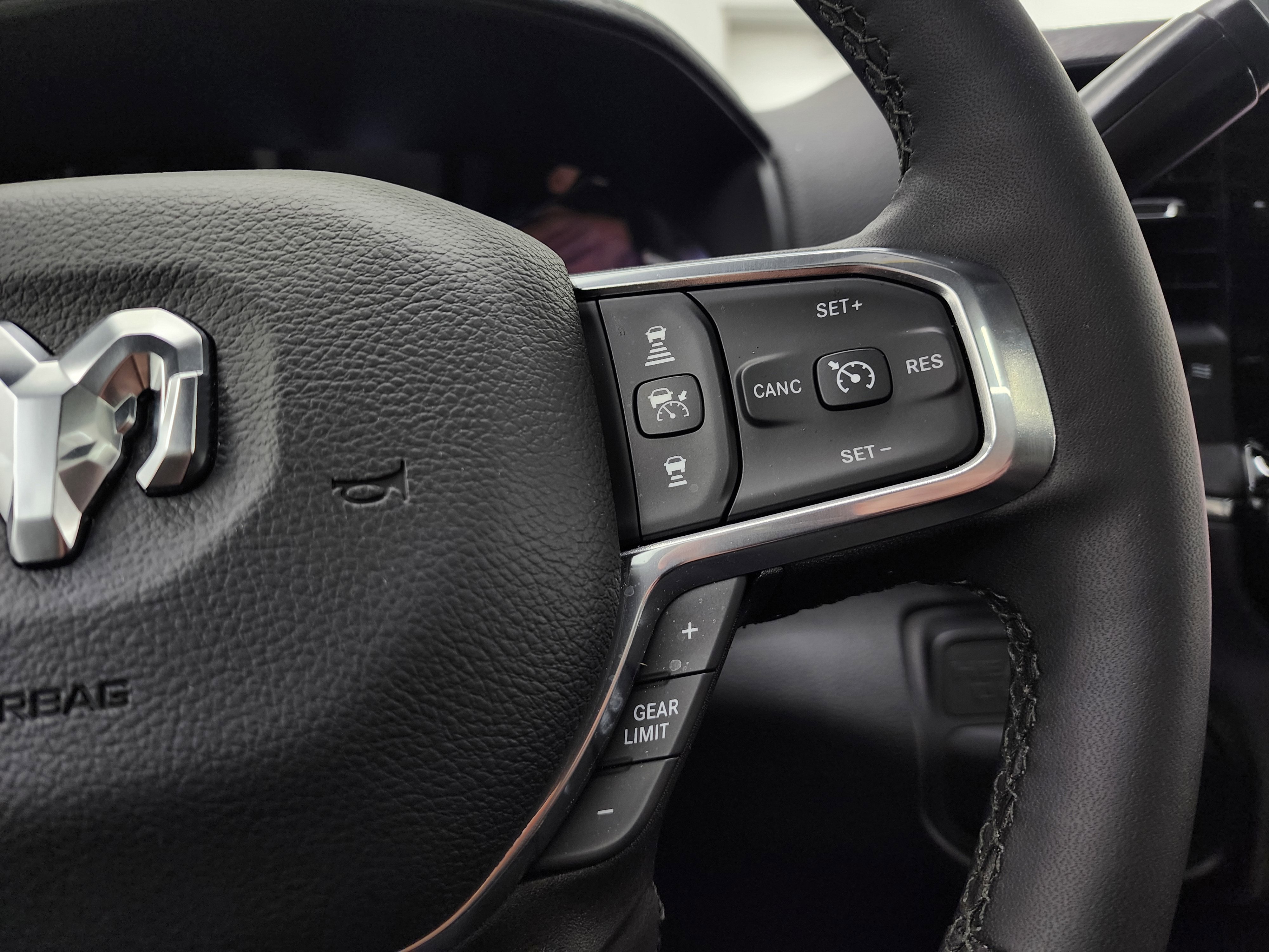 Used 2025 RAM 3500 Laramie image 15