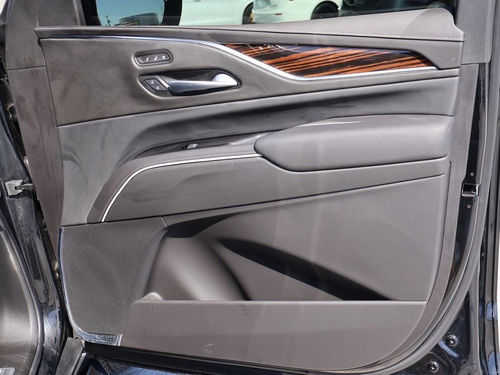 Used 2024 Cadillac Escalade Premium Luxury image 13