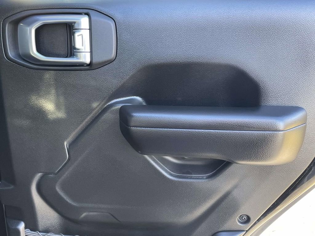Used 2021 Jeep Wrangler Unlimited Sport image 41