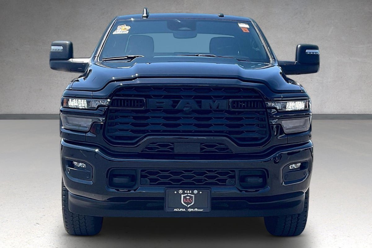 Used 2025 RAM 2500 Big Horn AWD/4WD image 3