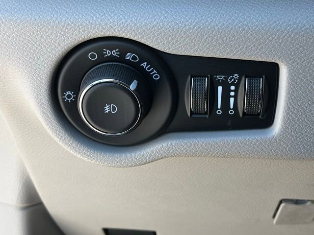 Used 2021 Chrysler Pacifica Limited image 21