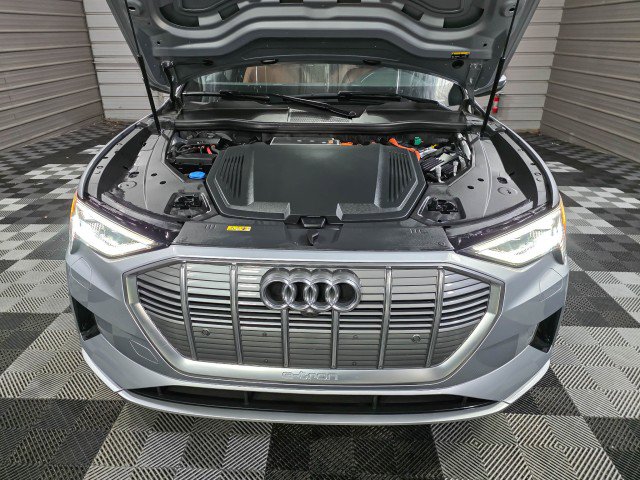 Used 2022 Audi e-tron Premium Plus image 42
