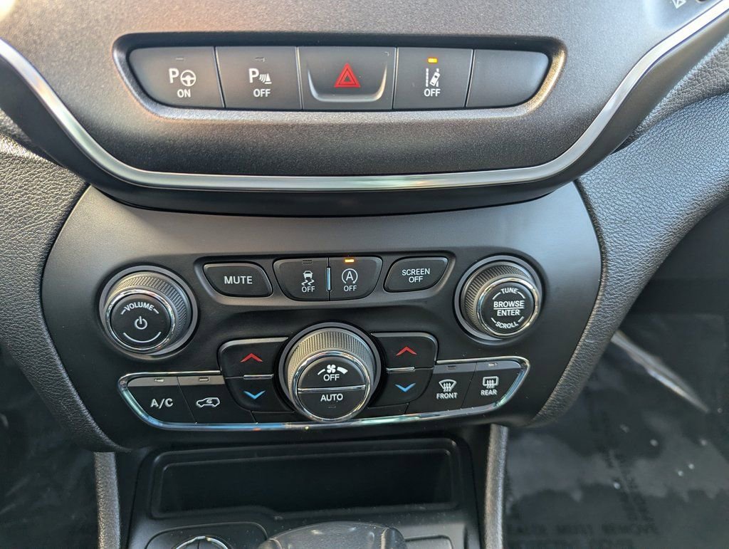 Used 2019 Jeep Cherokee Trailhawk image 21