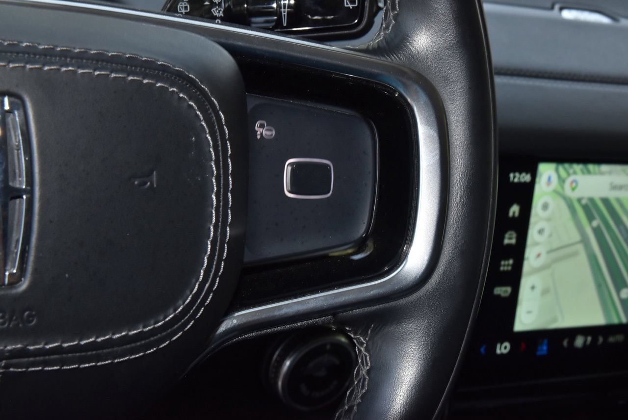 Certified 2025 Lincoln Navigator Reserve AWD/4WD image 25