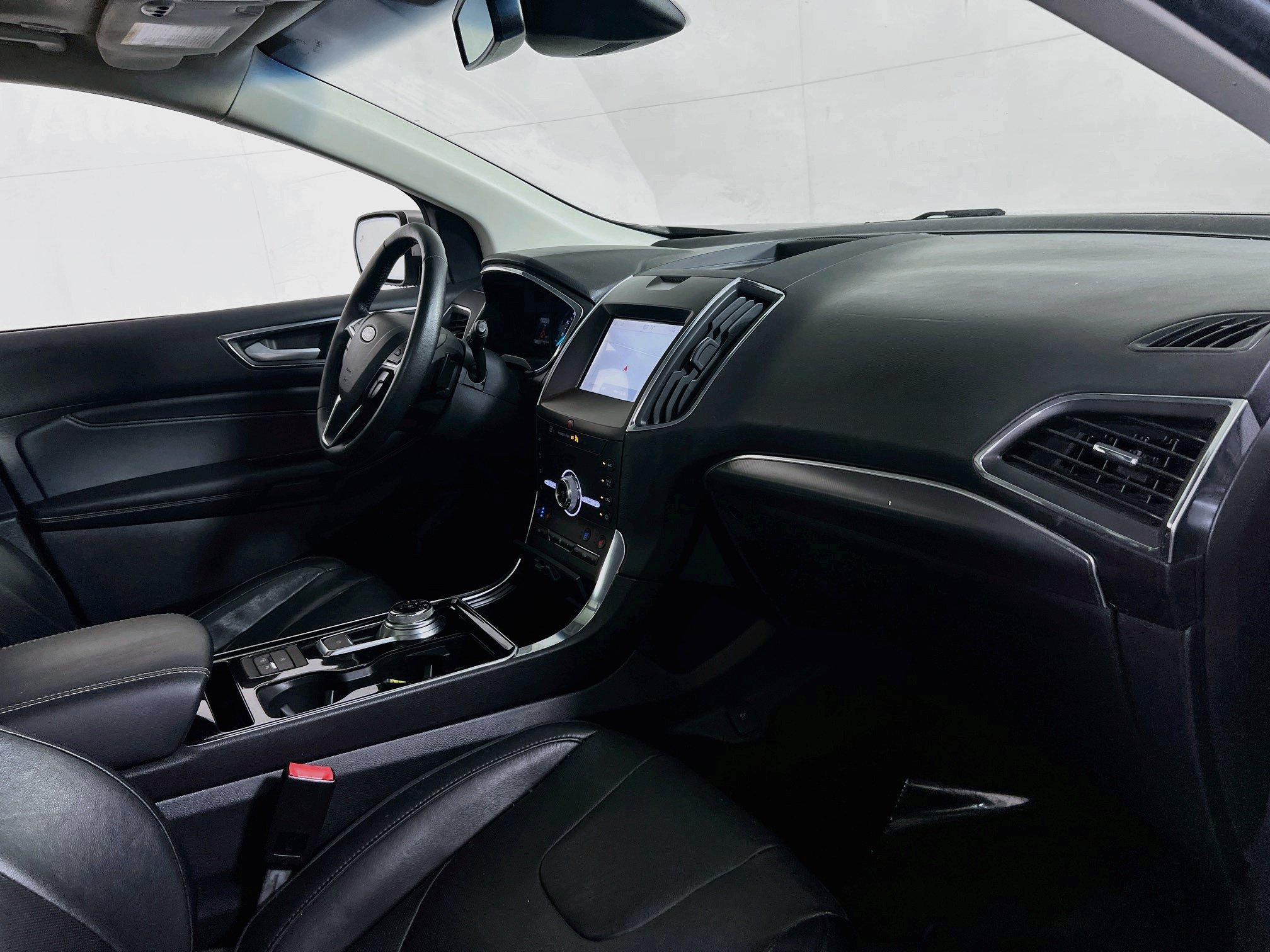 Used 2020 Ford Edge Titanium w/ Equipment Group 301A AWD/4WD image 30