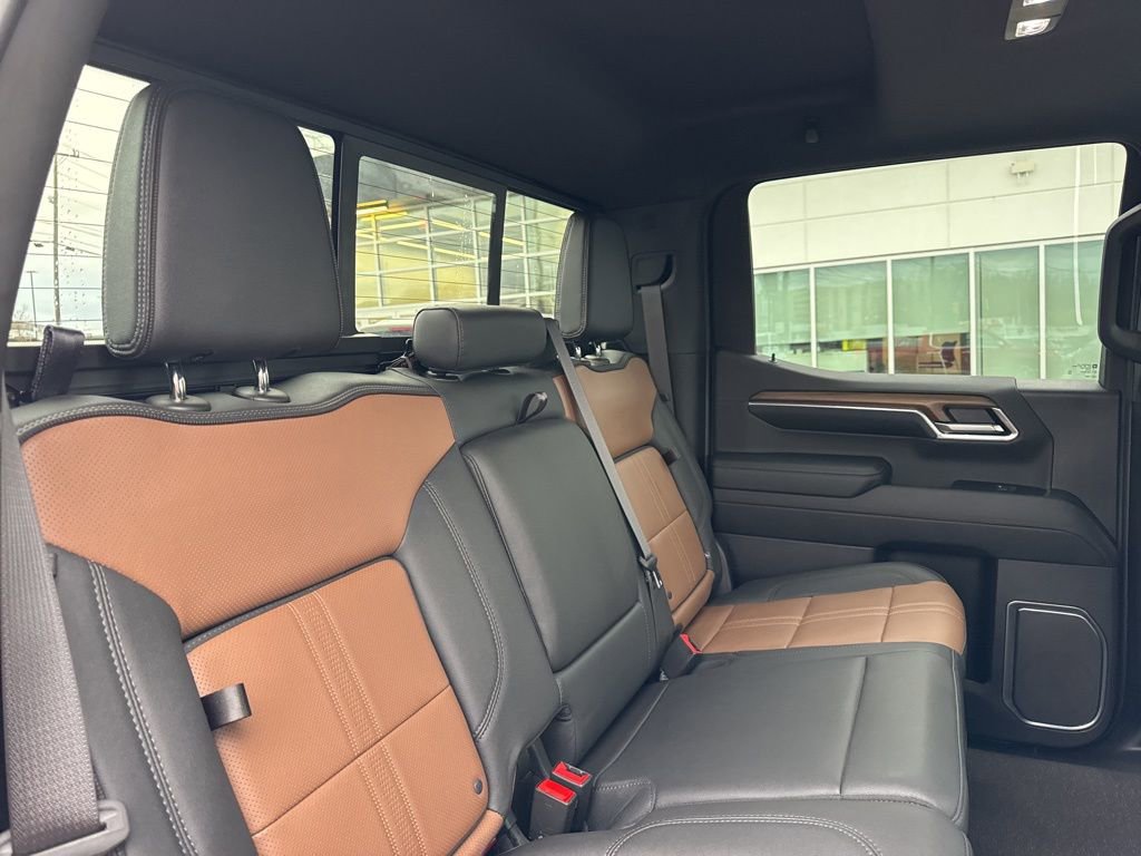 Used 2024 Chevrolet Silverado 1500 High Country image 28